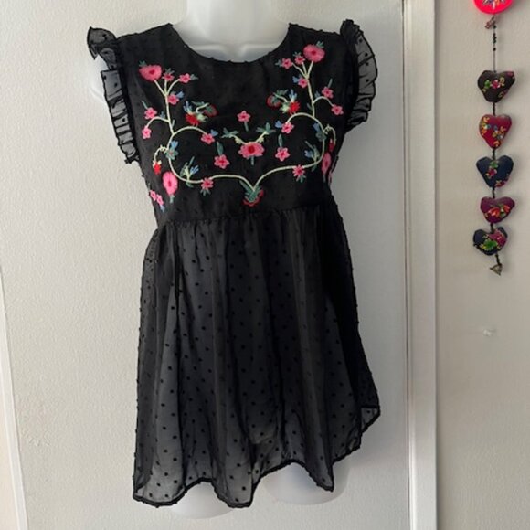 Gorgeous Embroidered Top - Picture 1 of 4